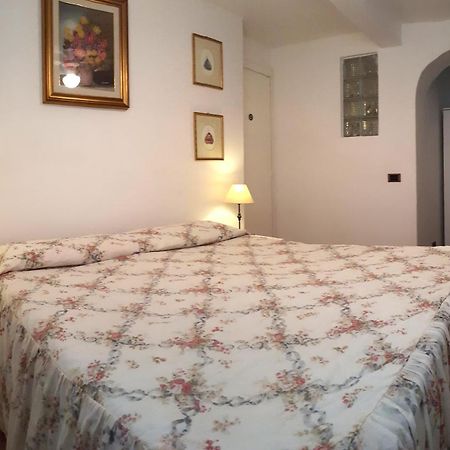 Taverna Derosas Apartment Golfo Aranci Exterior photo